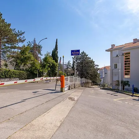 Luxury Honeymoon Apartament Selce